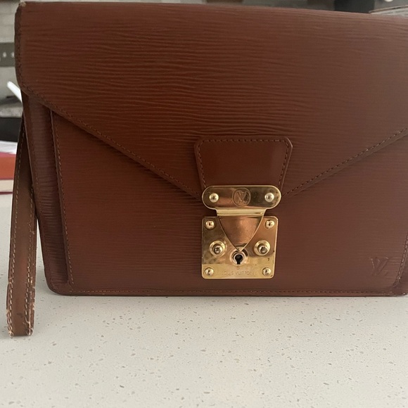 Louis Vuitton - Picture 12 of 12